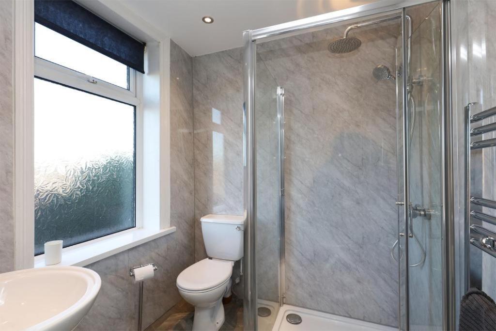 Room From Home, Private Ensuite Spacious Room シェフィールド エクステリア 写真